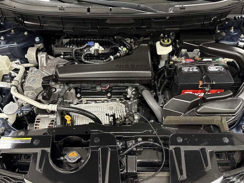 Used 2016 Nissan Rogue SV w/ SV Premium Package image 30