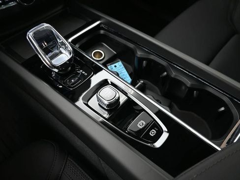 New 2026 Volvo XC60 B5 Plus w/ Protection Package Premier image 19