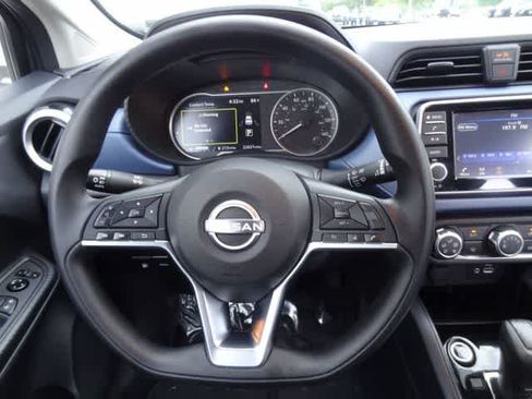 Used 2025 Nissan Versa SV FWD image 11