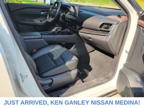 Certified 2023 Nissan Rogue SV w/ SV Premium B Package AWD/4WD image 23