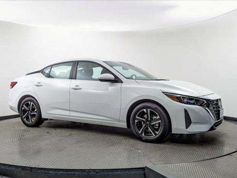 Used 2025 Nissan Sentra SV image 11