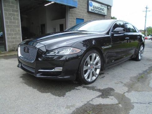 Used 2017 Jaguar XJ L Portfolio AWD/4WD image 2