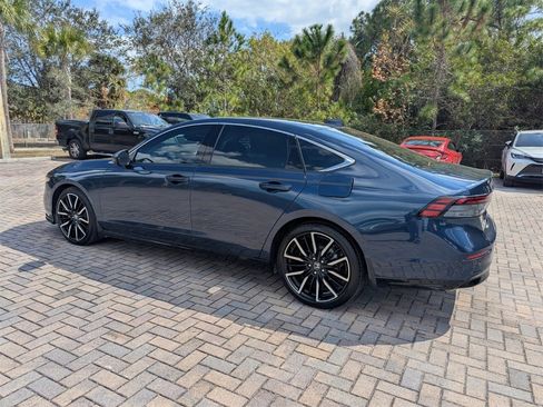 Used 2024 Honda Accord Touring image 9