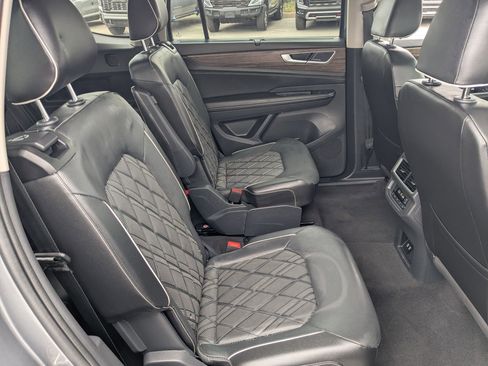 Used 2024 Volkswagen Atlas SEL Premium R-Line AWD/4WD image 30