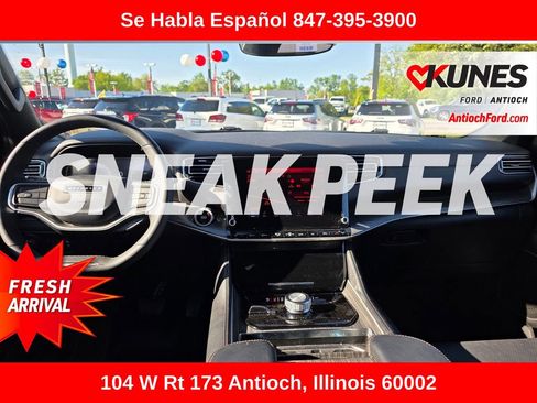 Used 2024 Jeep Wagoneer L Series II w/ Flexible Seating Group AWD/4WD image 15
