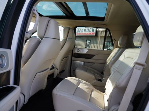 Used 2019 Lincoln Navigator Reserve w/ Cargo Package image 19