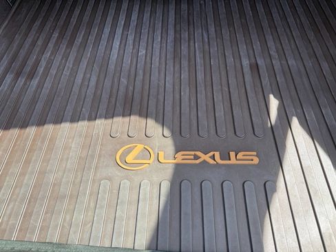 Used 2017 Lexus RX 450h AWD image 39