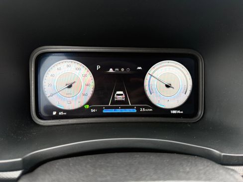 Used 2023 Hyundai Kona SE w/ Cargo Package image 11