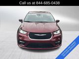Used 2022 Chrysler Pacifica Touring-L image 2