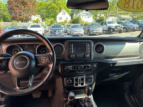 Used 2018 Jeep Wrangler Unlimited Sport S image 23