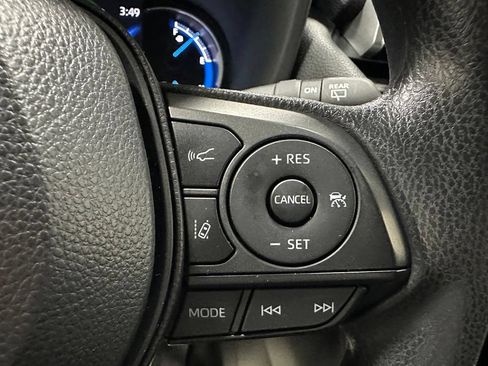 Used 2025 Toyota RAV4 XLE AWD/4WD image 20