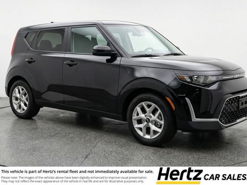 Used 2025 Kia Soul LX w/ LX Technology Package FWD image 1