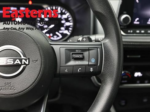 Used 2024 Nissan Rogue SV FWD image 15