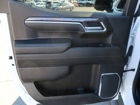 Used 2025 Chevrolet Silverado 1500 LTZ w/ Technology Package image 35