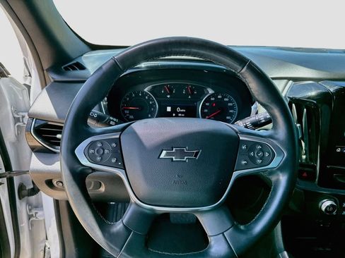 Used 2023 Chevrolet Traverse RS FWD image 14