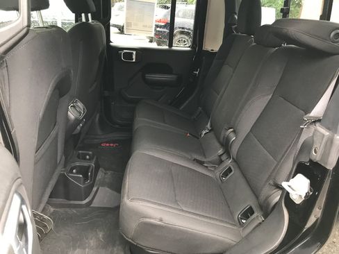 Used 2020 Jeep Gladiator Sport AWD/4WD image 21