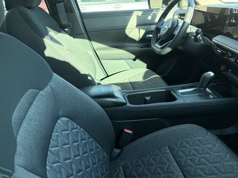 Used 2026 Nissan Kicks SV FWD image 9