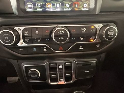Used 2023 Jeep Wrangler Unlimited w/ Cold Weather Group AWD/4WD image 22