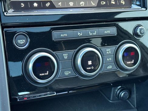 Used 2019 Land Rover Discovery HSE image 21