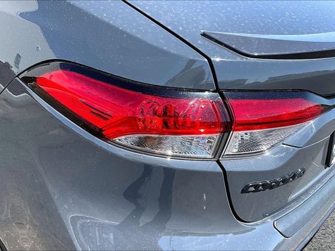 Used 2024 Toyota Corolla SE w/ SE Premium Package FWD image 28