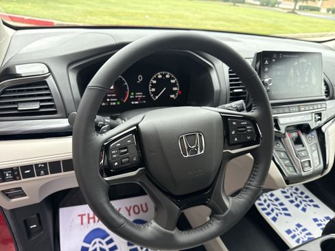 Used 2026 Honda Odyssey Elite image 16