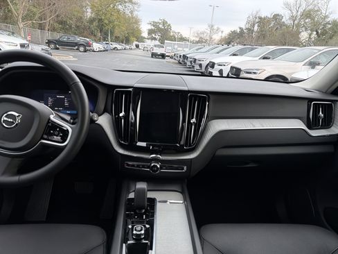 Certified 2025 Volvo XC60 B5 Plus image 31