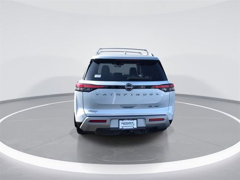 Used 2025 Nissan Pathfinder SL w/ SL Premium Package image 7