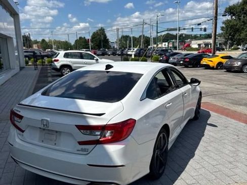 Used 2021 Honda Accord Sport image 8