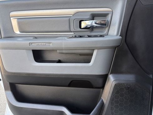 Used 2020 RAM 1500 Classic SLT w/ Luxury Group image 10