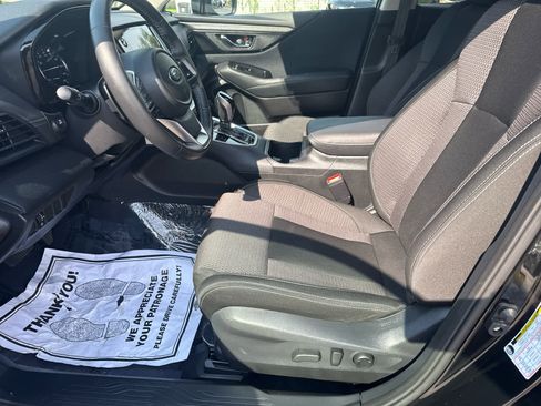 Used 2023 Subaru Outback Premium image 11