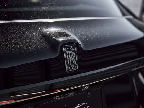 Used 2022 Rolls-Royce Cullinan Black Badge w/ Dark Exterior Package image 13