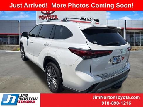 Used 2021 Toyota Highlander Platinum AWD/4WD image 5