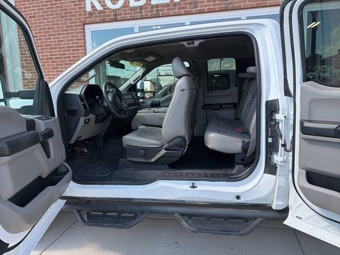 Used 2018 Ford F250 XL AWD/4WD image 11