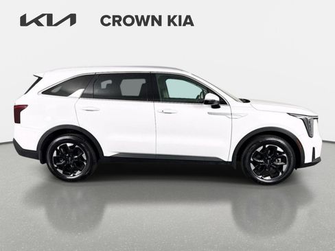 Used 2025 Kia Sorento S FWD image 4