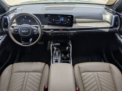 Certified 2025 Kia Sorento SX Prestige w/ Olive Brown Leather Package AWD/4WD image 24