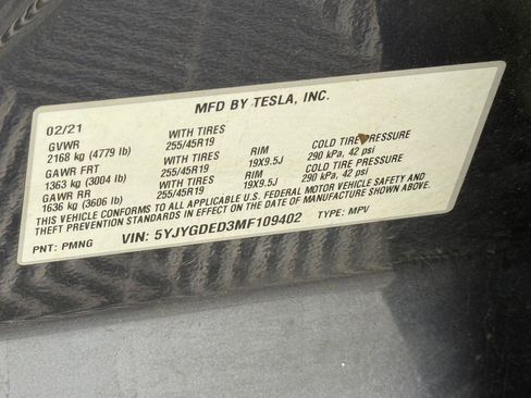 Used 2021 Tesla Model Y Standard Range image 29