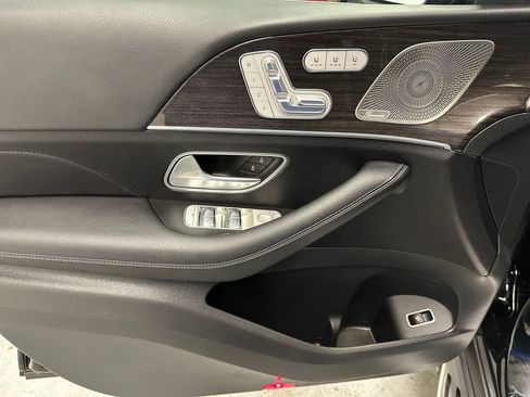 Used 2023 Mercedes-Benz GLS 450 4MATIC image 17