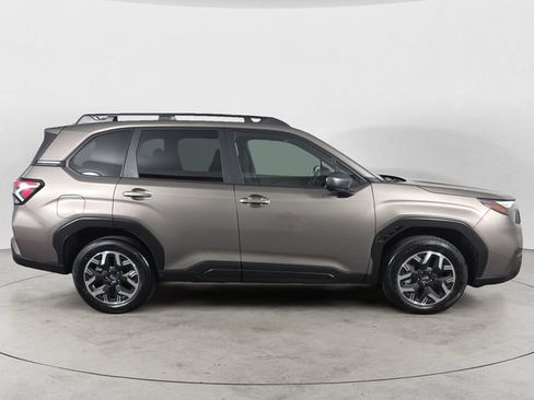 Certified 2025 Subaru Forester Premium AWD/4WD image 6