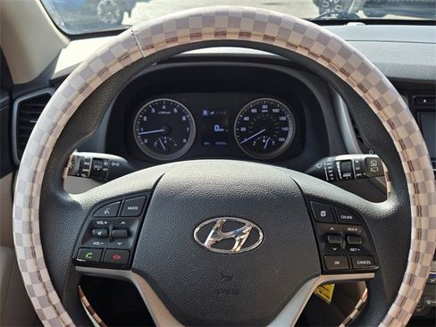 Used 2017 Hyundai Tucson SE image 18