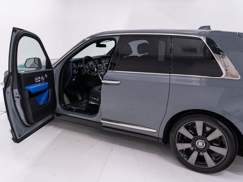 Certified 2022 Rolls-Royce Cullinan w/ Technology Package AWD/4WD image 10