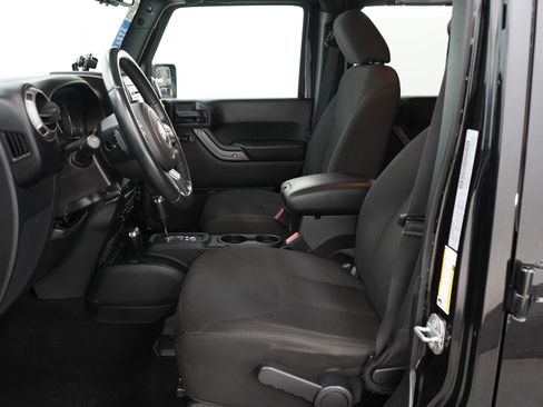 Used 2018 Jeep Wrangler Unlimited Sport S image 21