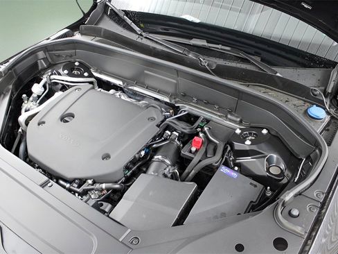 New 2025 Volvo XC90 B6 Plus w/ Protection Package Premier image 28