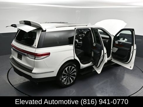 Used 2022 Lincoln Navigator Reserve AWD/4WD image 35