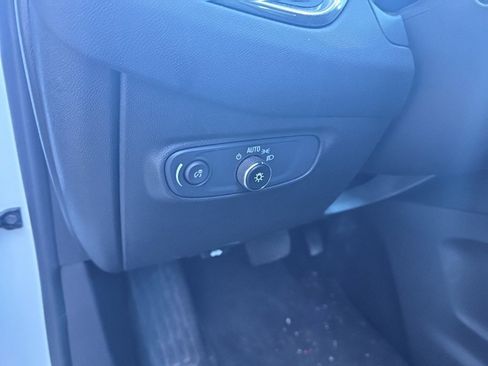 Used 2024 Chevrolet Equinox LT image 17