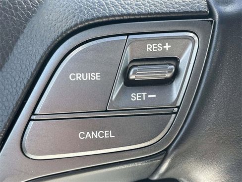 Used 2017 Hyundai Santa Fe SE w/ SE Premium Package 02 image 32