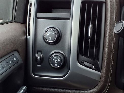 Certified 2017 GMC Sierra 1500 SLT w/ SLT Premium Package AWD/4WD image 10
