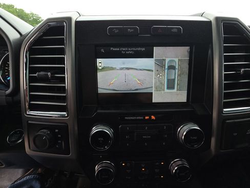 Used 2015 Ford F150 Platinum w/ Equipment Group 701A Luxury AWD/4WD image 12