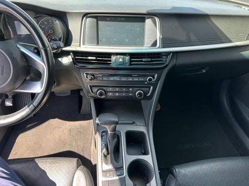 Used 2020 Kia Optima SE image 10