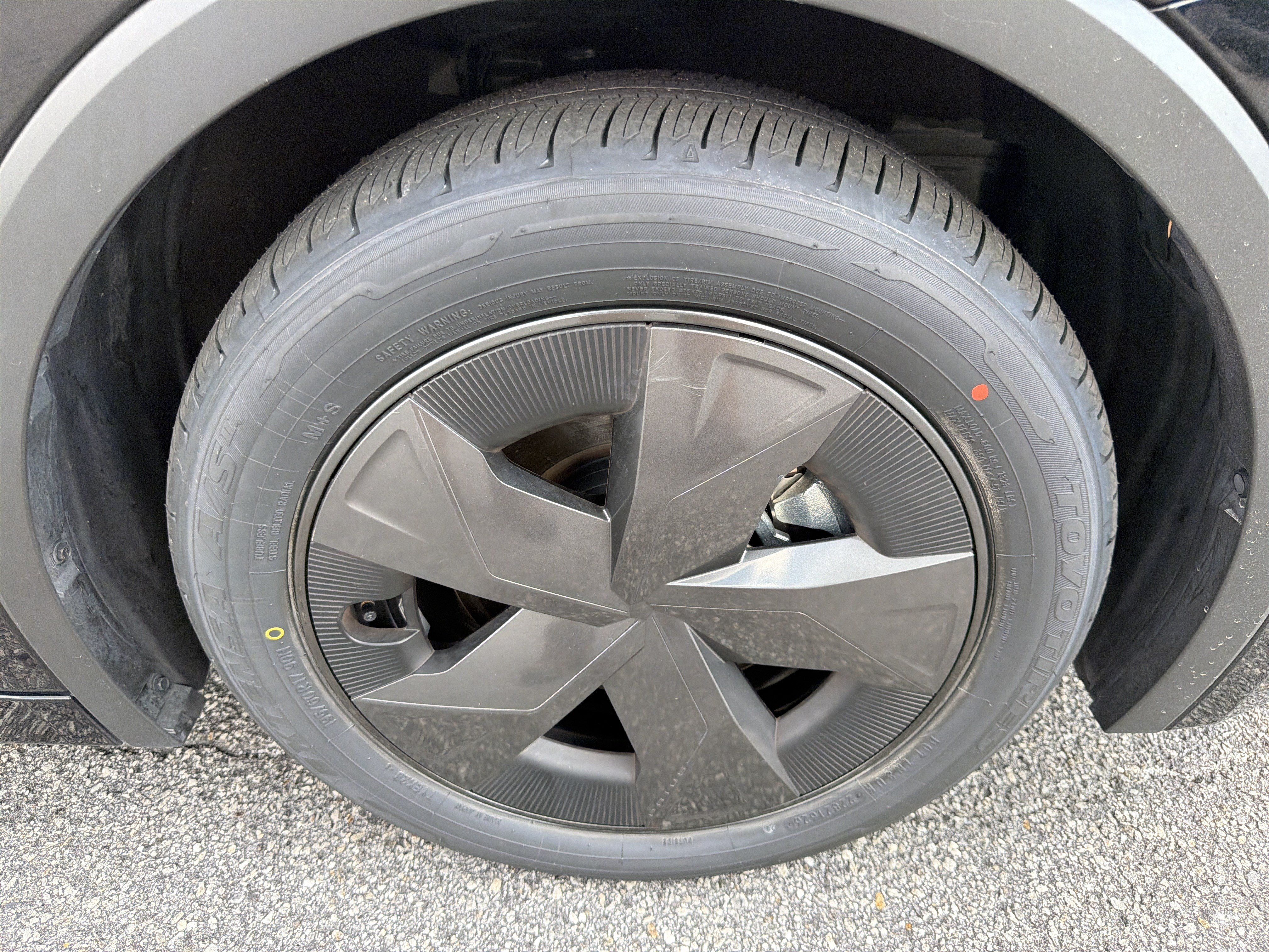 Certified 2025 Toyota Prius LE AWD/4WD image 23