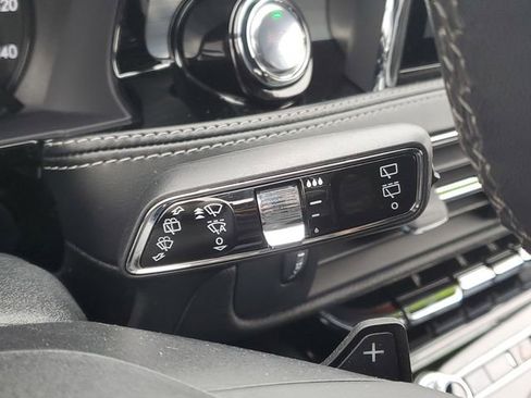 Certified 2021 Lincoln Corsair Standard w/ Equipment Group 101A image 19